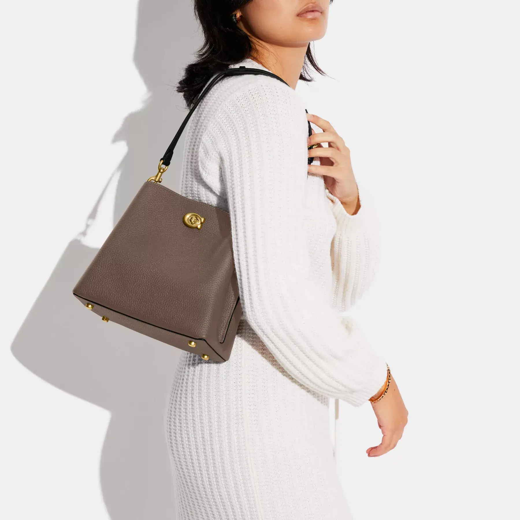 COACH Bolso tipo cubo Willow con bloques de color COACH Bolso tipo cubo Willow con bloques de color